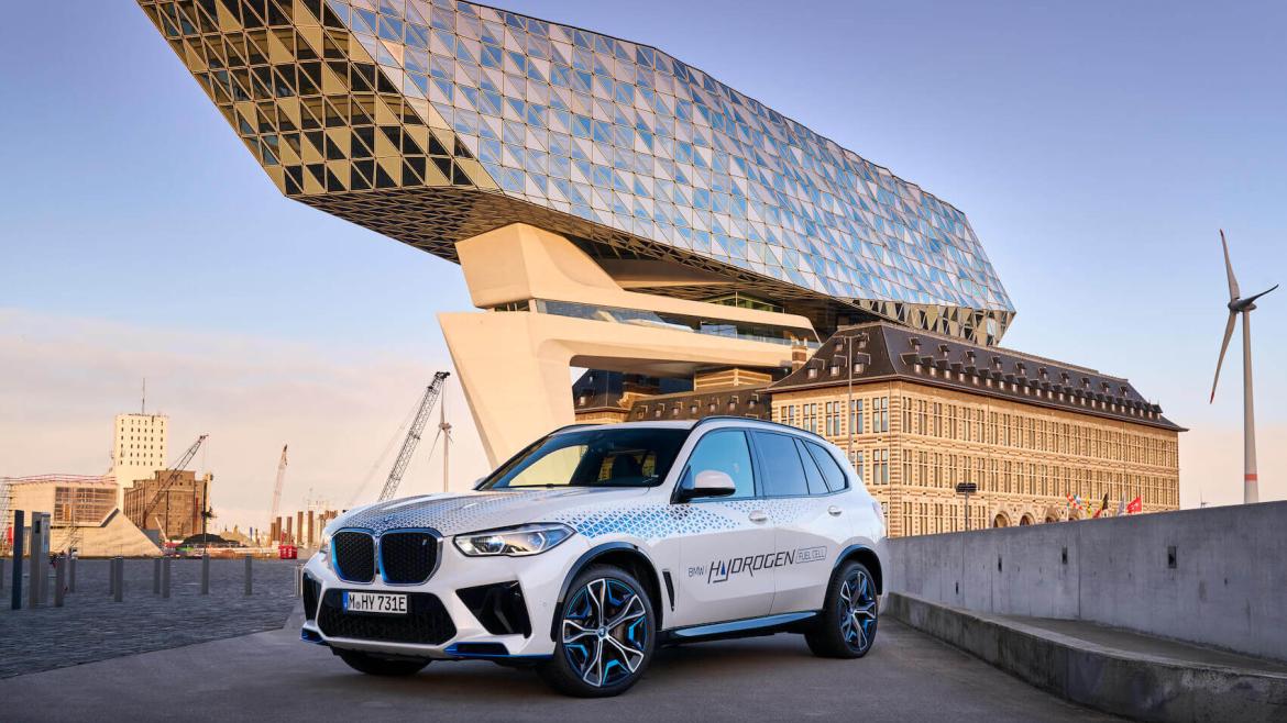 LA BMW IX5 HYDROGEN.