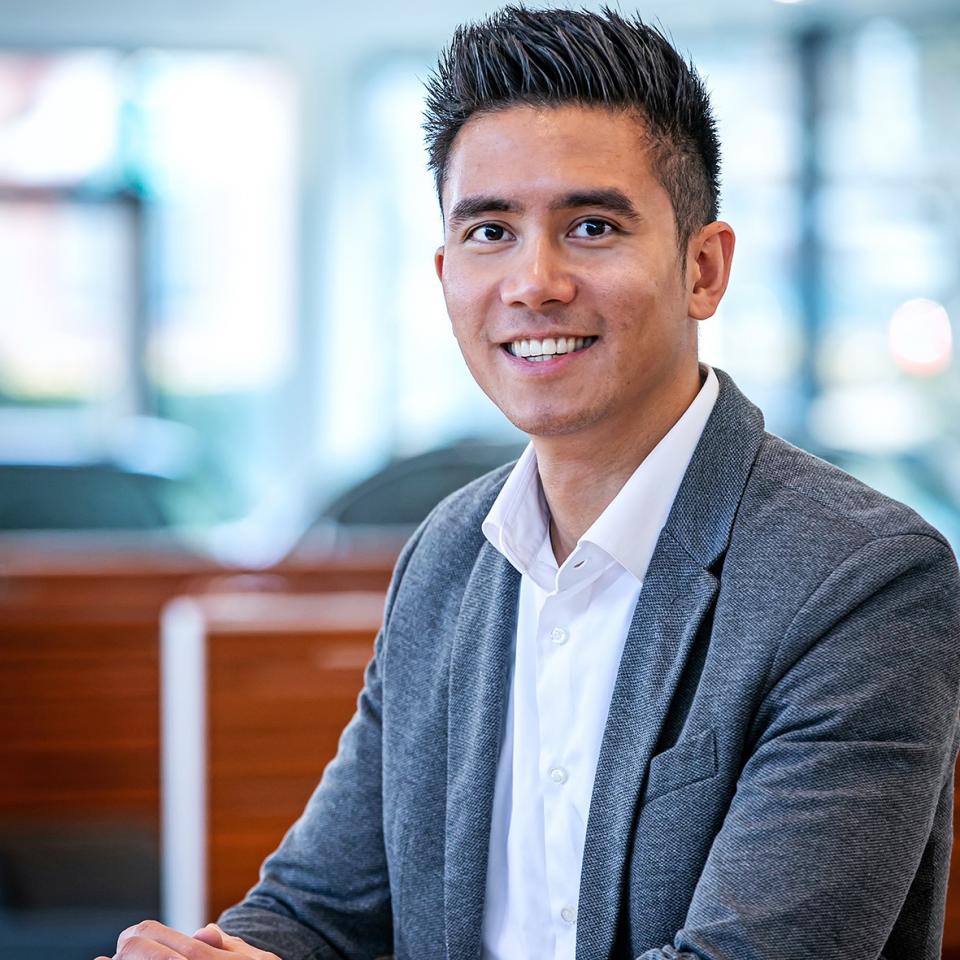 Sales Executive Premium Selection