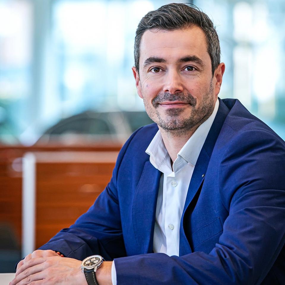 Sales Executive Premium Selection